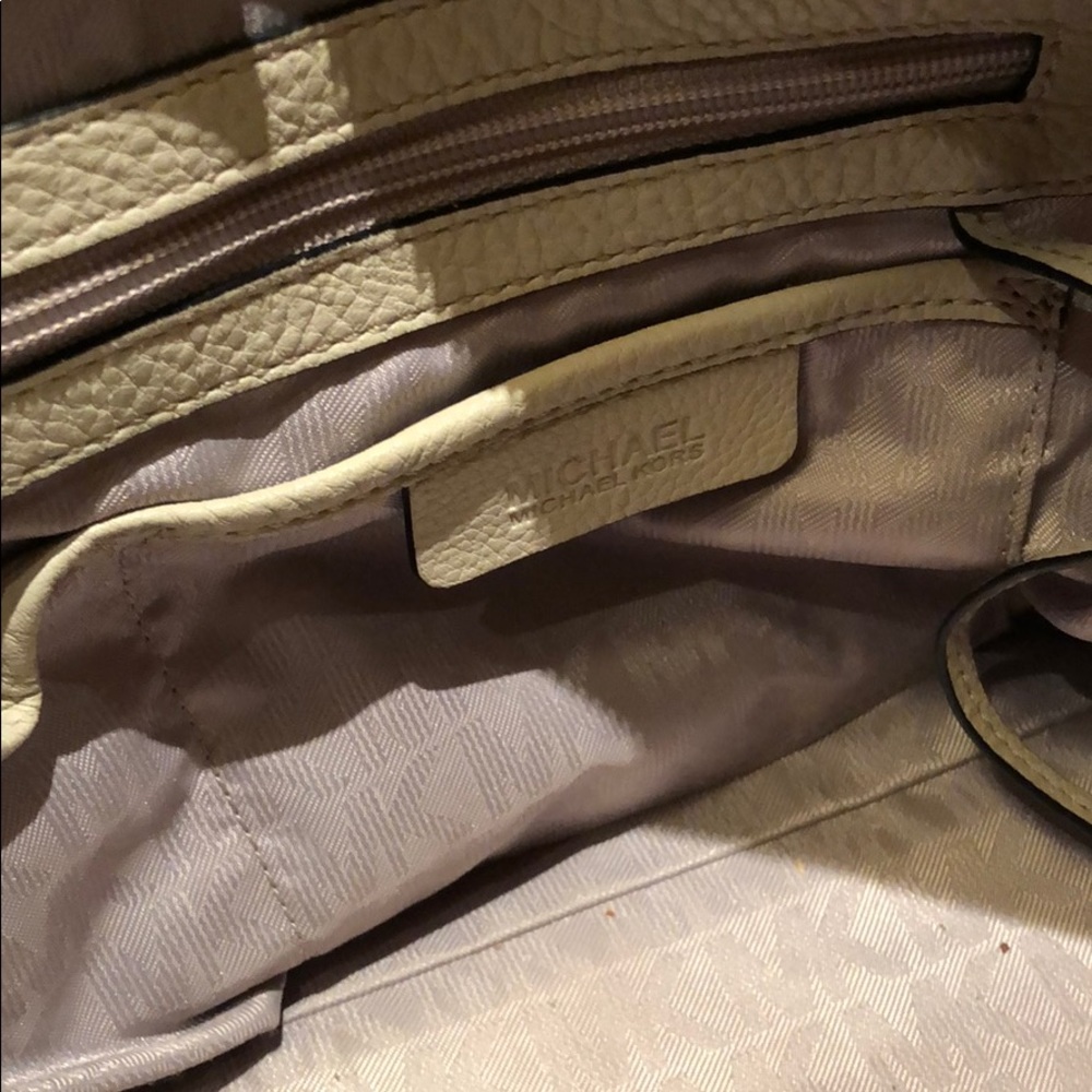 Michael Kors Purse - Picture 7 of 7